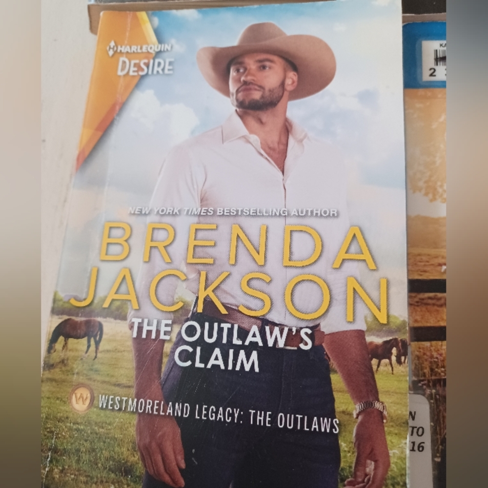 BOOKS ROMANCE NOVELS BUNDLE 4 - Picture 4 of 5